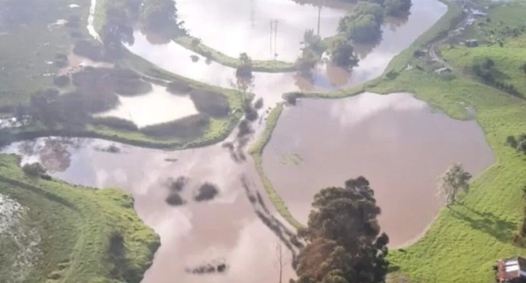 Río Bogotá se desborda por fuertes lluvias y afecta a Chía, Sopó, Tocancipá y Gachancipá