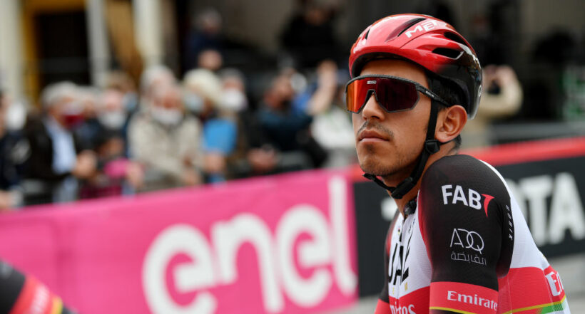 Sebastián Molano, expulsado por golpe a otro corredor en Critérium du Dauphiné