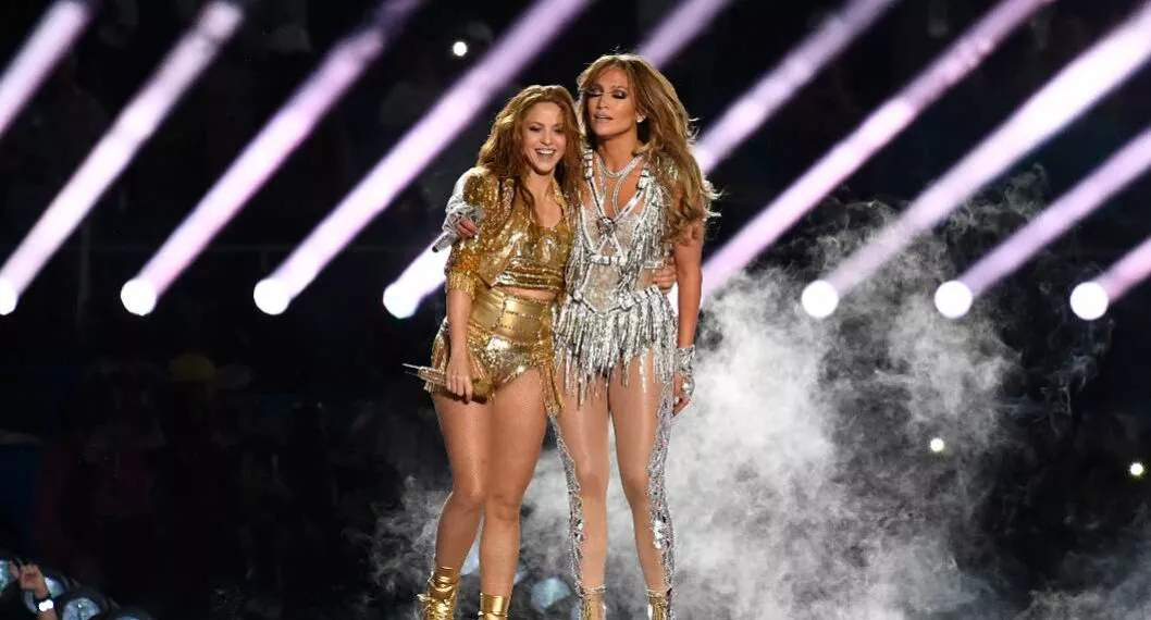 Foto de Shakira y Jennifer Lopez, en nota de Jennifer Lopez y Shakira: discusión en Super Bowl y decisión por sus diferencias.