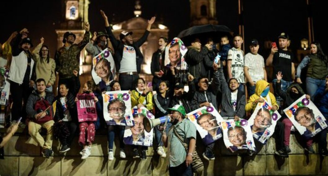 Galería: Conozca cómo celebraron simpatizantes de Petro en la Plaza de Bolívar
