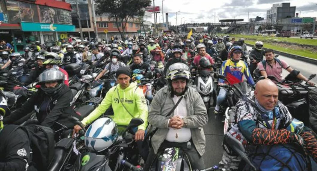 La restricción del parrillero en Bogotá podría prolongarse hasta fin de año