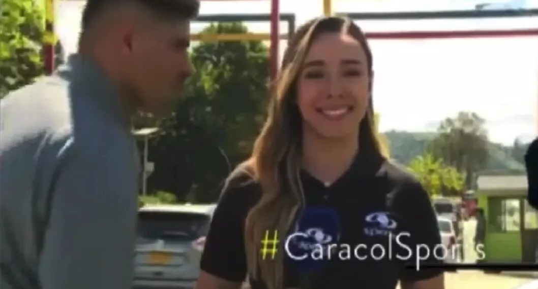 Hombre se lanzó a besar a periodista de Noticias Caracol en vivo (video)