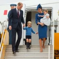 La familia real inglesa debe cumplir con códigos de vestimenta, y cuando viajan deben llevar un atuendo negro por si alguien fallece.