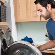  ¿Tu lavadora está haciendo ruidos extraños o simplemente no funciona? Es posible que estés cometiendo uno de estos 10 errores comunes.