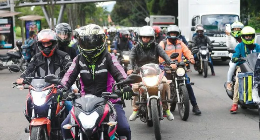 Imagen de Motociclistas en Bogotá, a propósito que se van a paro tras alargue de restricción de parrillero