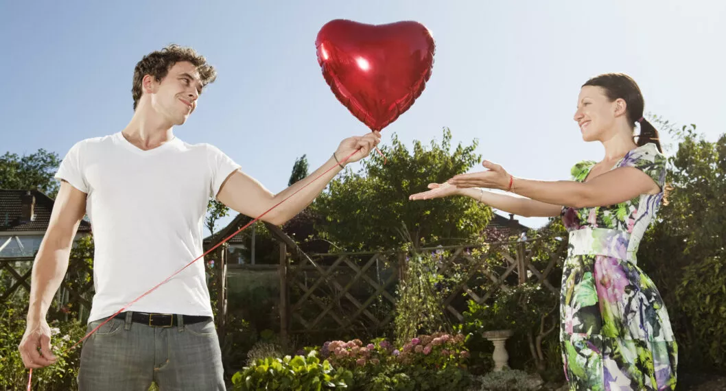 'Love Bombing' la nueva forma de manipulación en el amor