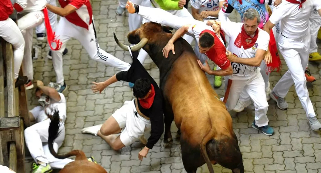 Encierros de San Fermín: heridos y corneados por toros de 'Cebada Gago'