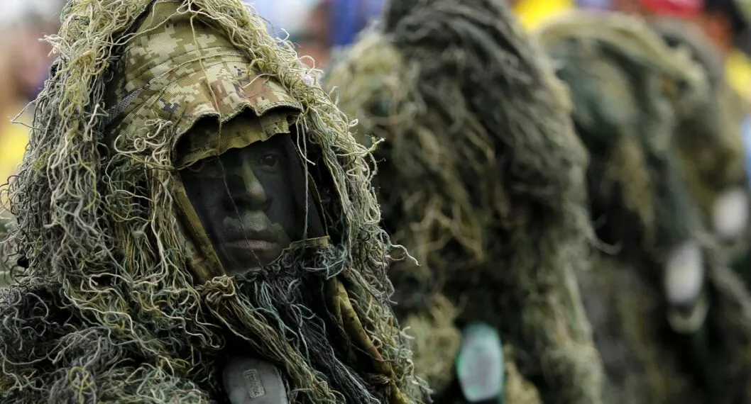 Imagen de militares camuflados ilustra artículo Desfile militar del 20 de Julio será por la Avenida Boyacá
