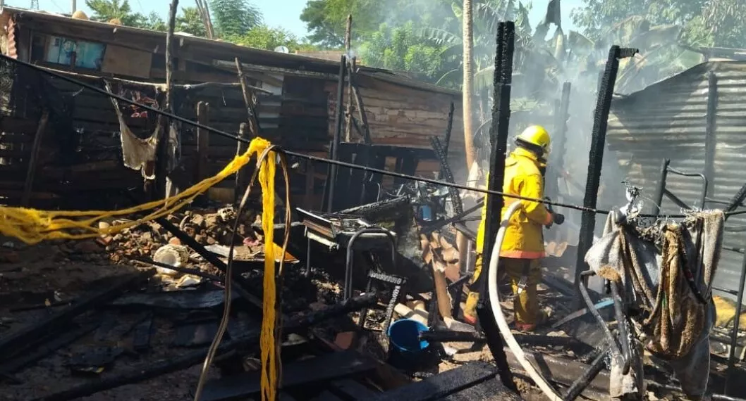 Imagen del caso en Valledupar donde familia de cinco personas perdió casa y enseres por incendio