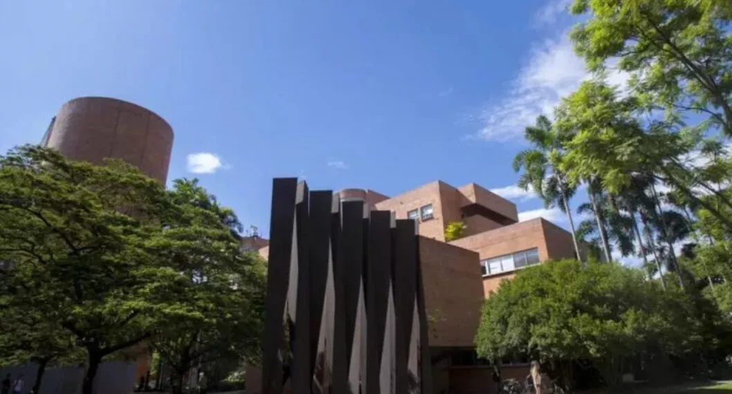 Universidad Eafit responde por video viral para adultos que grabaron en su biblioteca