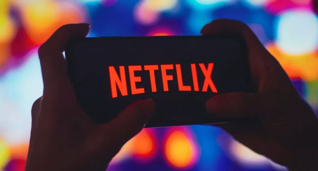 Directivo de Netflix anunciaron que se asociaron con la empresa de tecnología Microsoft para diseñar modalidad de suscripción a bajo costo con publicidad. 