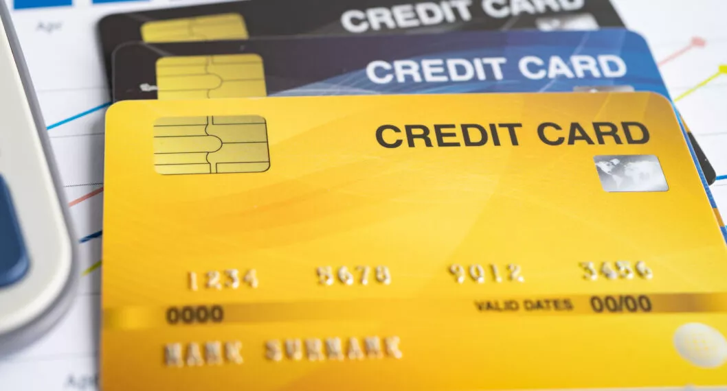 Bancos que están cobrando más caro por las compras con tarjetas de crédito en julio.