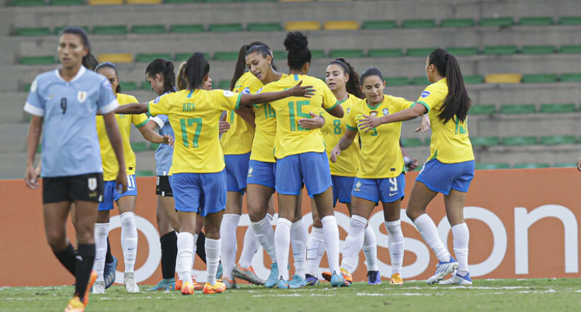 Imagen de los equipos de la Copa América Femenina, a proósito que Brasil le gano 3-0 a Uruguay y sigue firme por el título