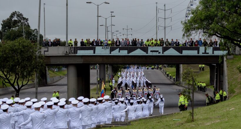 Desfile militar del 20 de julio ilustra nota sobre cierres en Bogotá