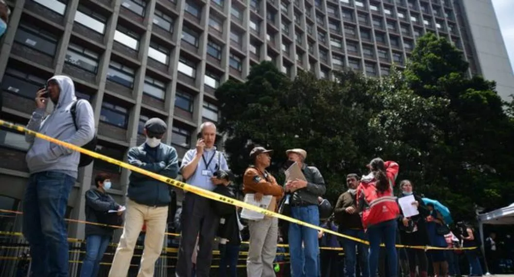 En fotos: con largas filas, miles de personas pagaron del predial con descuento en Bogotá
