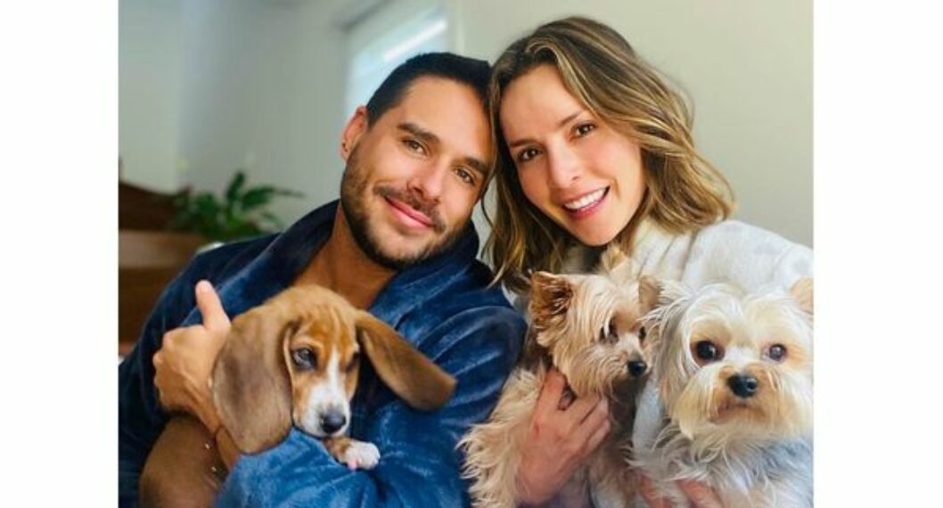 Imagen de Carmen Villalobos y Sebastián Caicedo que se casaron 4 veces y tuvieron 3 perros