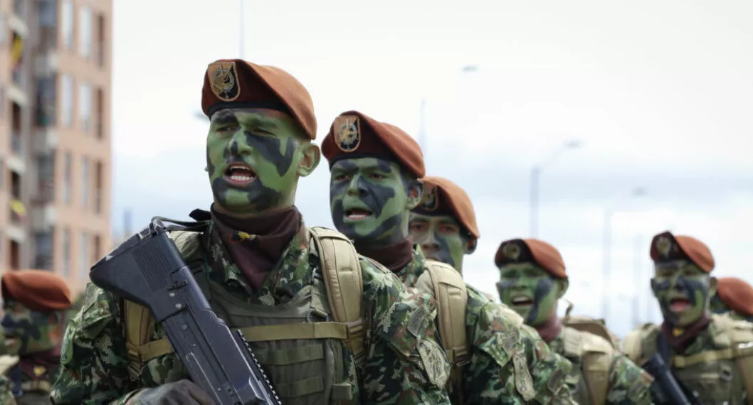 Imagen de militares, a propósito que en la disidencias de las Farc: cayó alias ‘Shrek’ en combate con Policía y militares