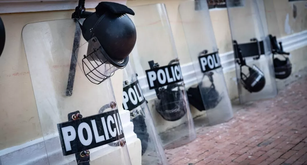 Escudos de Policía; a raíz de muerte de joven por supuestos disparos de autoridades
