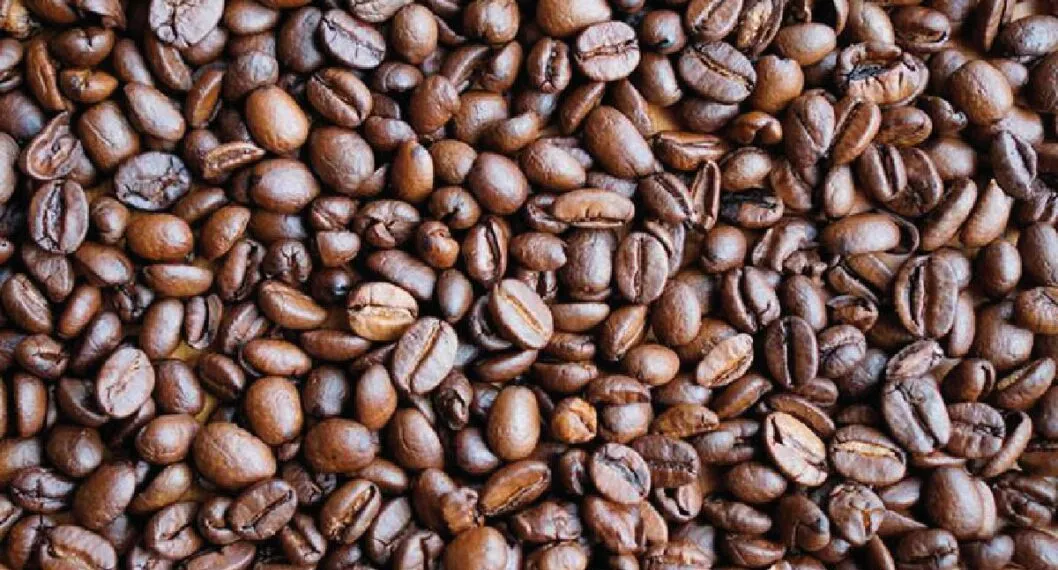 Con las exportaciones de café tostado en origen se impacta la cadena de suministro del sector caficultor debido al valor agregado que se le da al producto en los procesos de transformación.