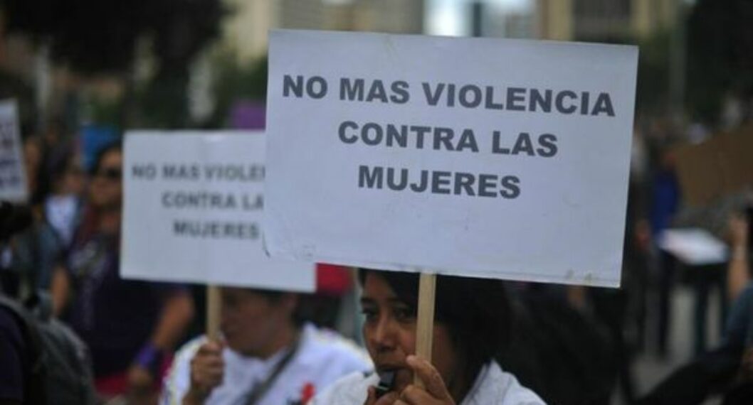 Bogotá: caso de violencia intrafamiliar en Transmilenio generó fuertes reacciones 
