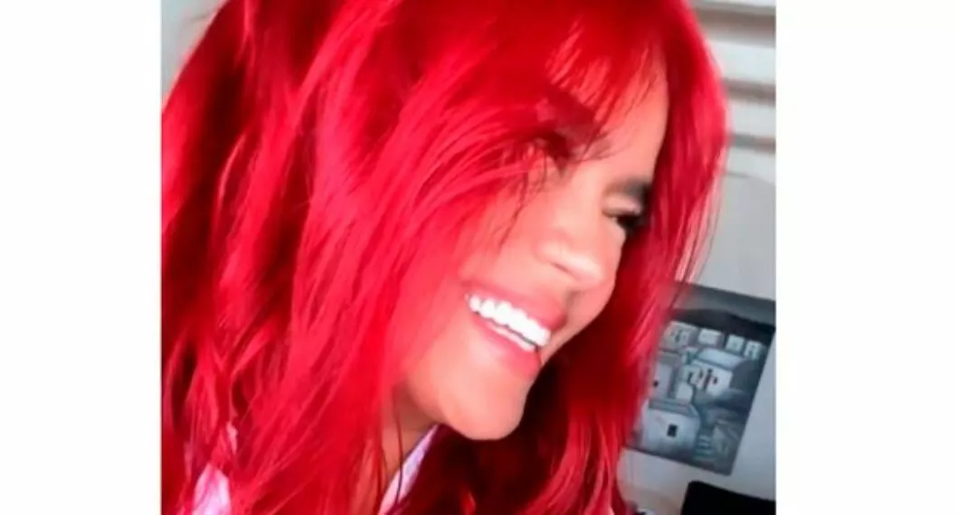 Karol G y su nuevo color de cabello, ¿qué significa el color rojo?