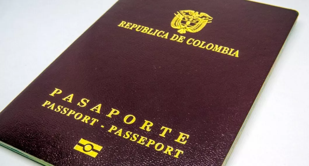 Siguen los problemas para sacar el pasaporte en Colombia y a la falta de citas, se suma que hasta la luz se va en los centros de atención dispuestos por la Cancillería.