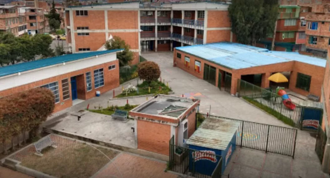 Colegio Arborizadora Baja, en Ciudad Bolívar, Bogotá. Preocupación por desaparición de tres estudiantes el pasado 5 de agosto.