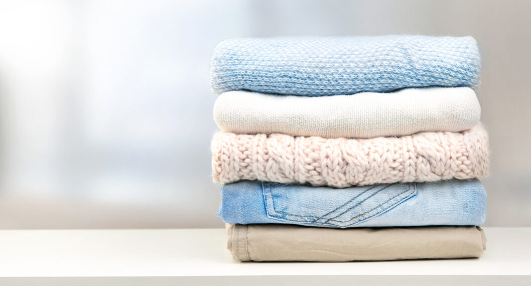 ¿Es posible planchar la ropa sin plancha y con éxito? Métodos y tips
