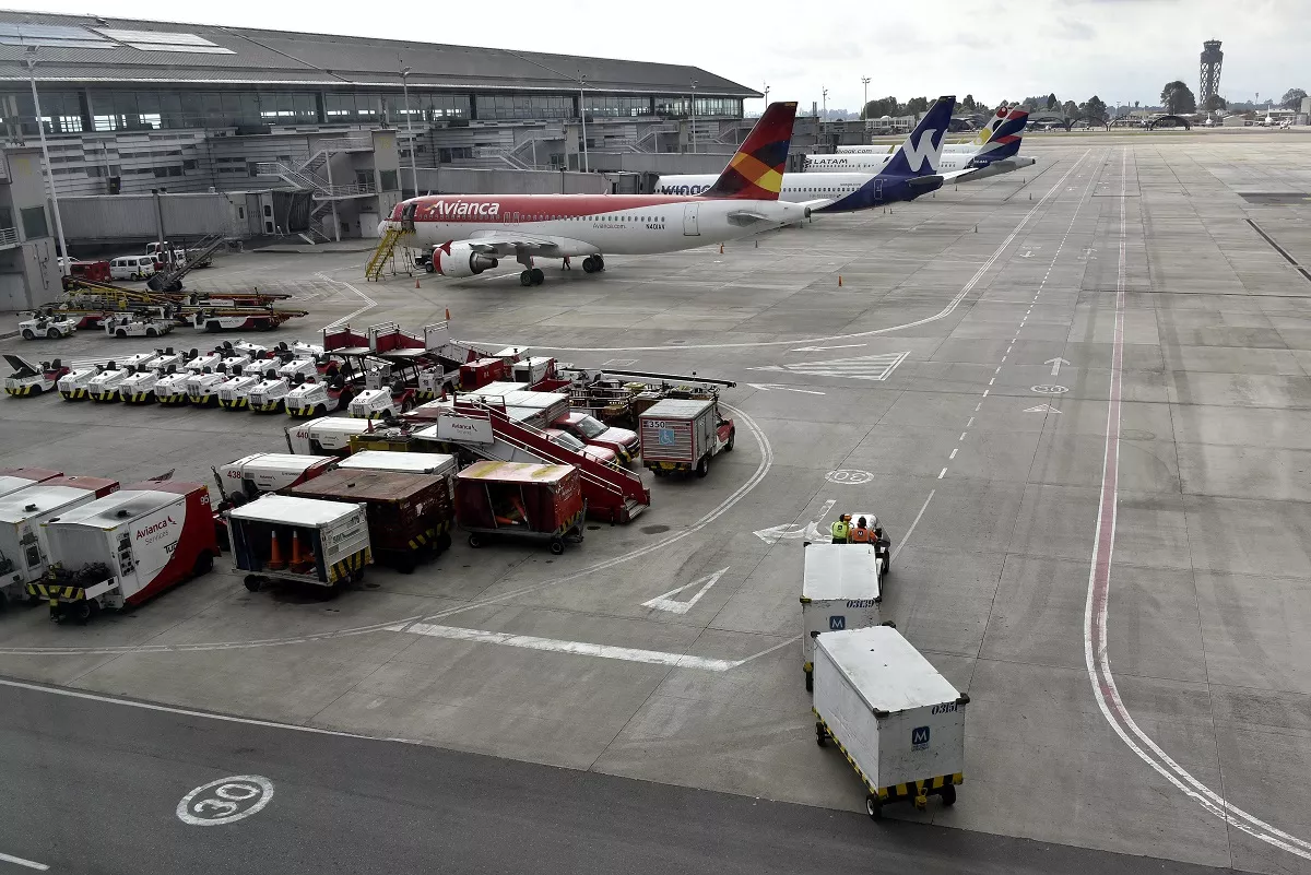Aeropuerto El Dorado quita restricción a acompañantes de viajeros
