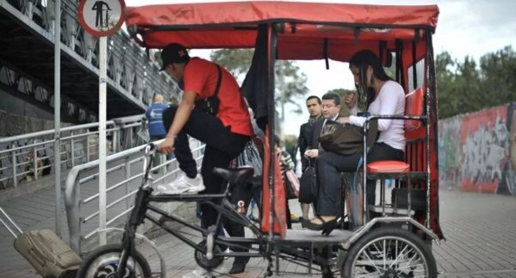 Radican proyecto en el Concejo para formular política pública de bicitaxis en Bogotá
