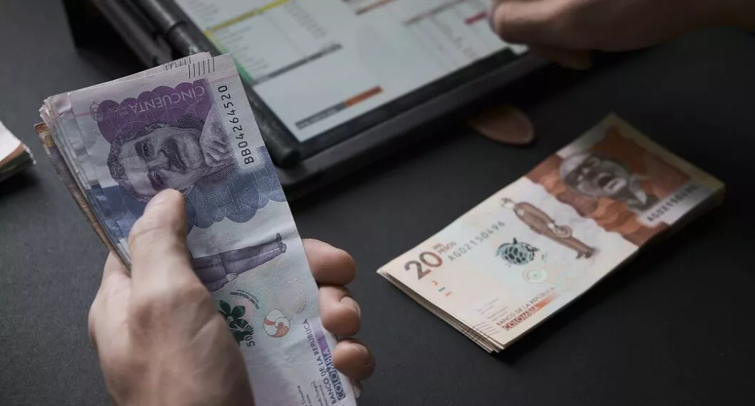 Imagen de dinero de Colombia ilustra nota sobre qué es el 4x1.000