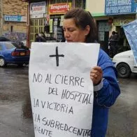 Protestas en el sur de Bogotá. Usuarios del Hospital de La Victoria dicen que está quebrado y podría cerrar en los próximos días.