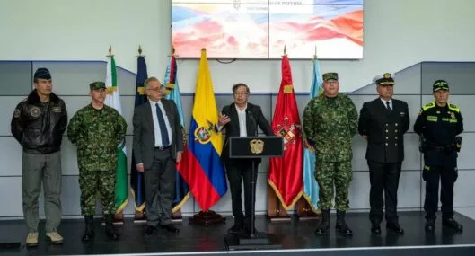 El presidente Gustavo Petro y el ministro de Defensa, Iván Velásquez, anunciaron los nombres de quienes conformarán la nueva cúpula militar y de Policía.