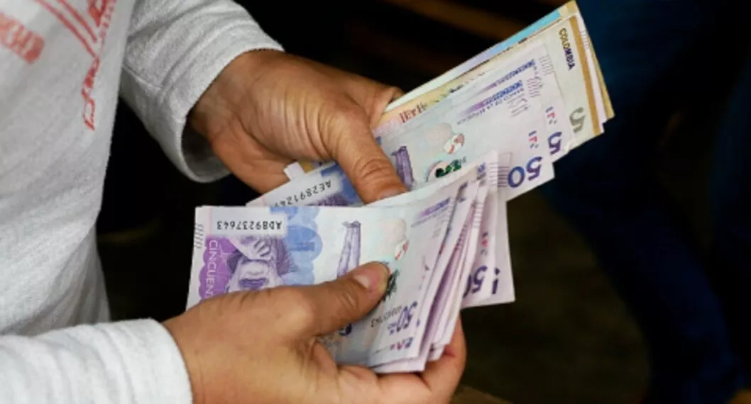 Bancos hablan de la reforma tributaria y la propuesta de limitar el uso de efectivo por 10 millones de pesos en Colombia.