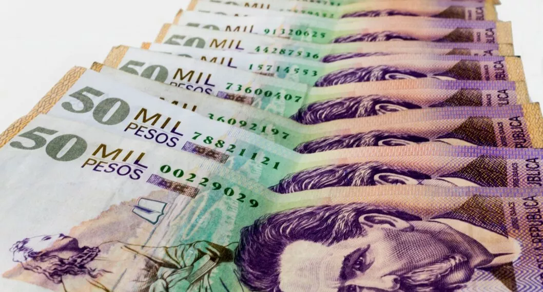 Billetes en Colombia se dejarían de usar por una moneda virtual que propone gobierno de Petro.