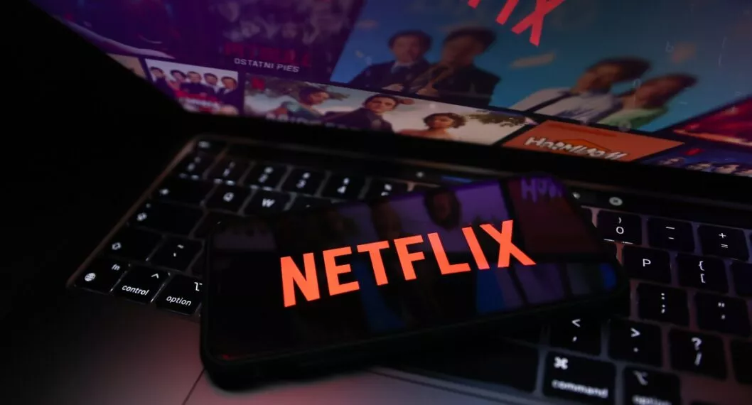 Descripción de cuáles son las funciones que el nuevo Netflix, que incluye publicidad, varias novedades como la eliminación de la función de 'descargas'. 