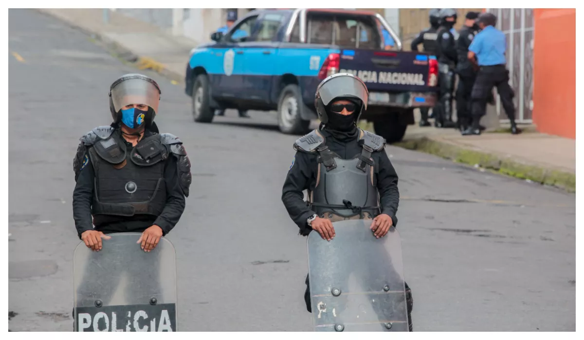 La Policía de Nicaragua se llevó con violencia al obispo Rolando Álvarez.