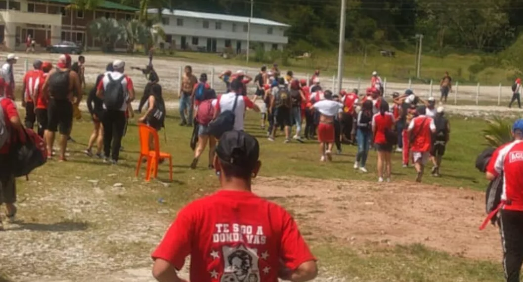 Barra de Independiente Santa Fe denunció ataque del Clan del Golfo en el municipio de San luis.