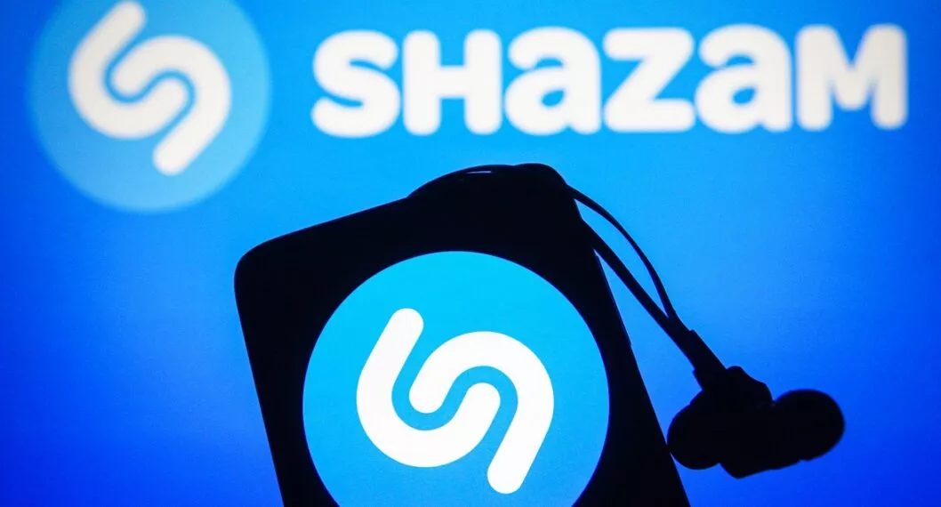 UKRAINE - 2021/09/16: In this photo illustration a Shazam logo is seen on a smartphone and a pc screen. (Photo Illustration by Pavlo Gonchar/SOPA Images/LightRocket via Getty Images)