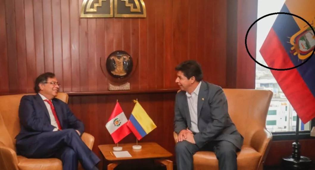 Presidente de Perú tuvo un lapsus y recibió a Petro con bandera de Ecuador 