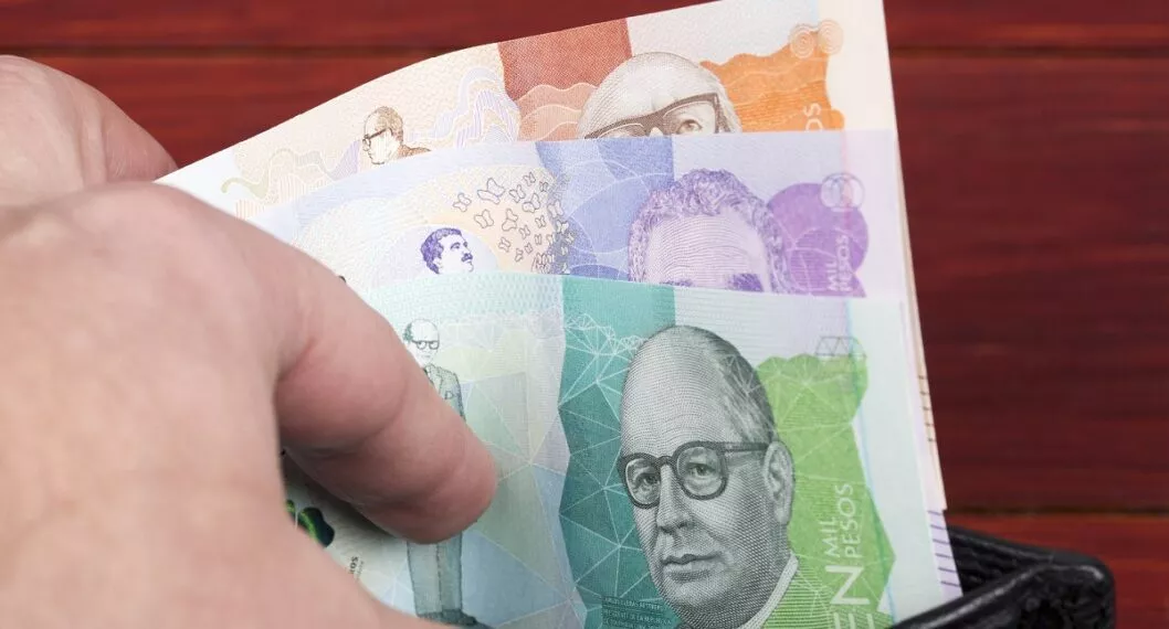 Imagen de dinero que ilustra nota de bancos; Lulo Bank, Nu Bank, Sudameris y más bancos que no cobran cuota de manejo