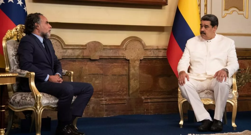El nuevo embajador en Venezuela, Armando Benedetti, y el presidente venezolano Nicolas Maduro.