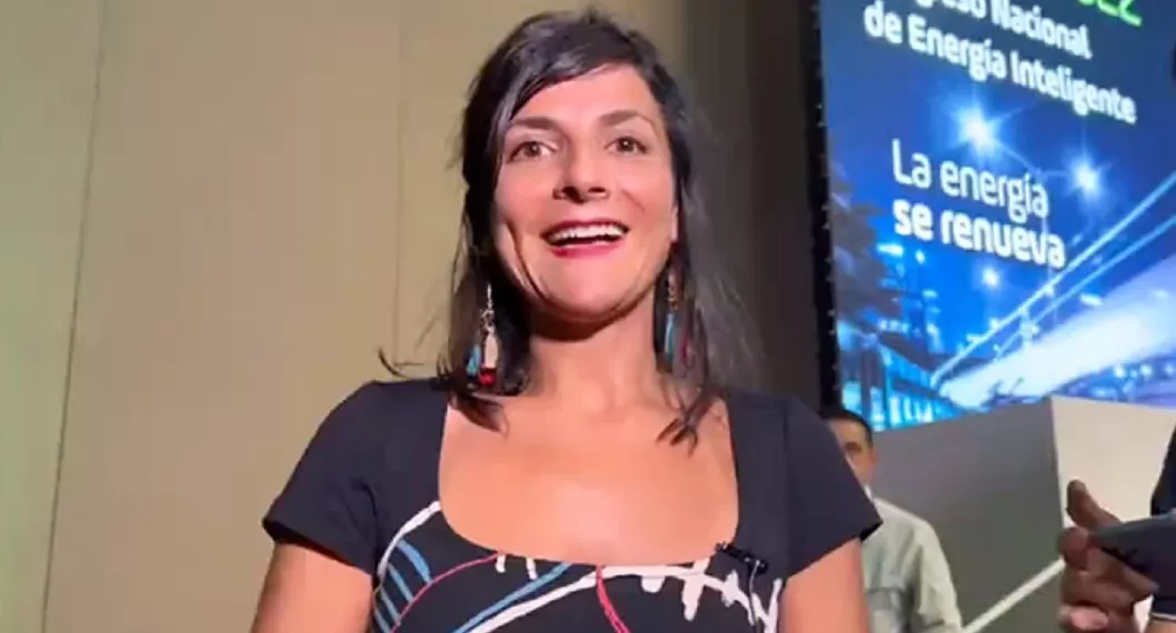 Irene Vélez, ministra de Minas y Energía, pide perdón a la prensa y explica decrecimiento