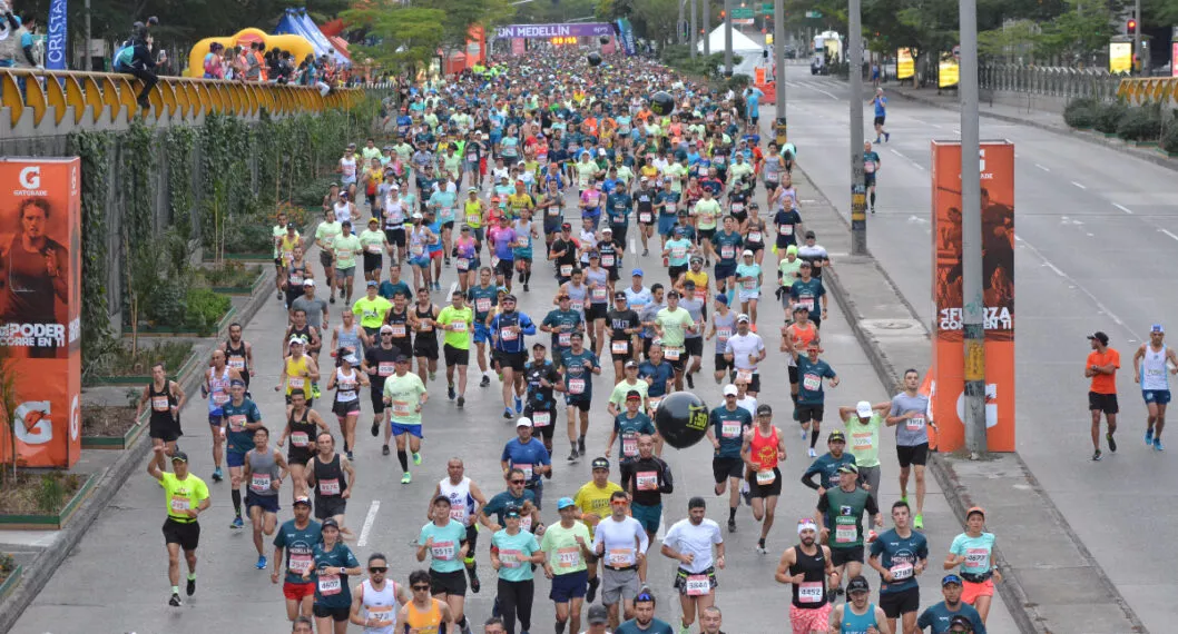 Murió atleta que corrió la Maratón de Medellín; en plena carrera se desplomó