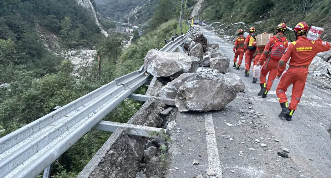 Destrozos causados por el terremoto del 5 de septiembre en China.