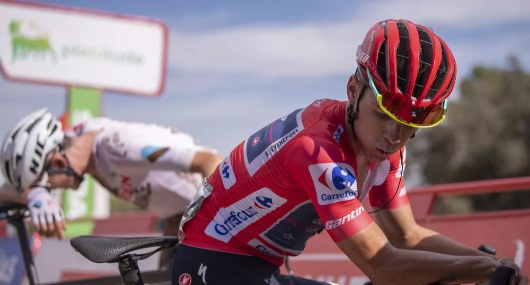 Rigoberto Urán gana etapa Vuelta a España donde Remco Evenepoel sufrió