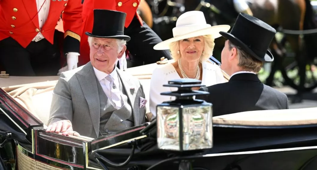 La nueva primera ministra del Reino Unido, Liz Truss, anunció que el nuevo rey se llamará Carlos III. 
