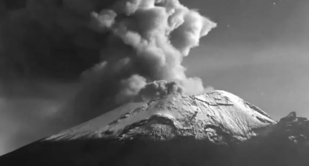 En México se vivió susto por dos explosiones del volcán Popocatépetl; hay alerta máxima