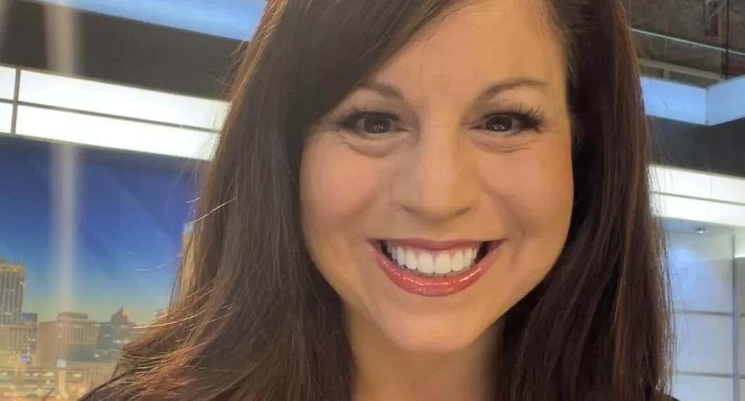 Julie Chin, periodista de la cadena KJRH en Tulsa, Estados Unidos, tuvo el inicio de un derrame cerebral cuando se encontraba dando las noticias en vivo. 
