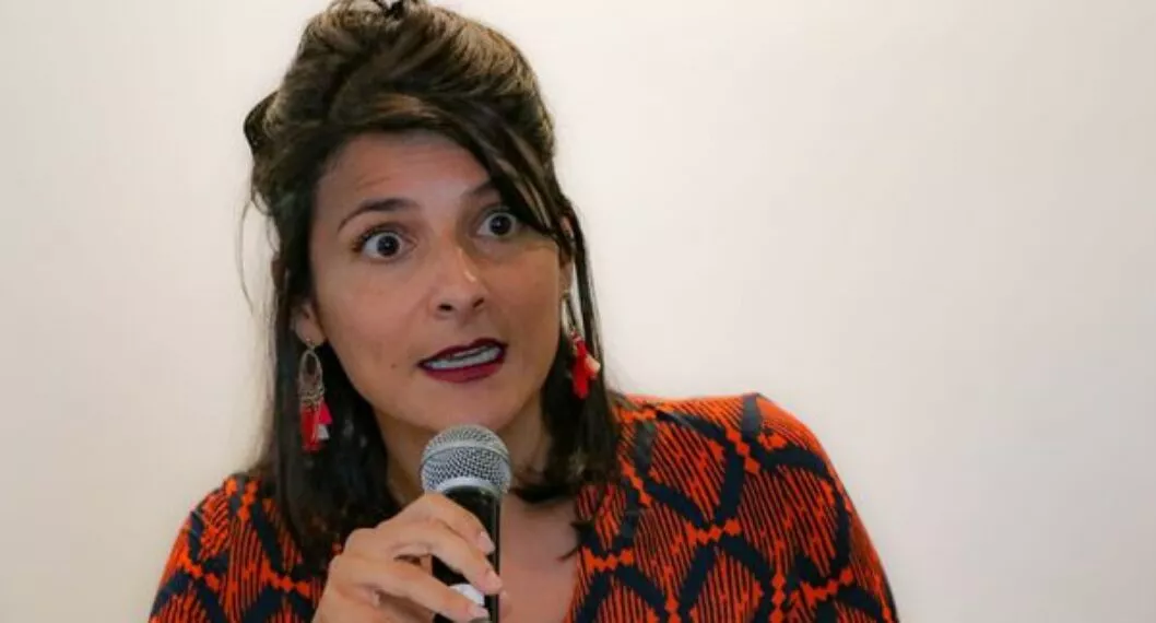 Irene Vélez, ministra de Minas, se disculpa por dar errada cifra sobre déficit
